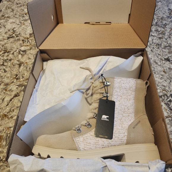 NEW SOREL LENNOX LACE-UP COZY BOOTS, 9, Waterproof - Picture 7 of 10